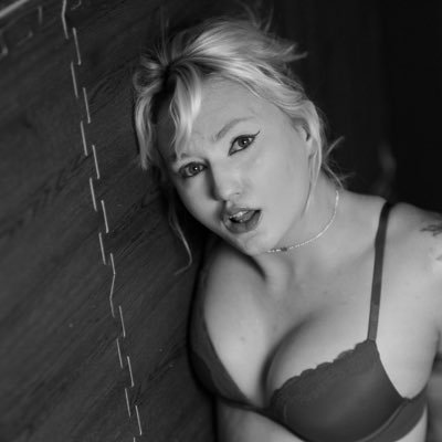 SunnyBreezzze's profile picture. Free and Wild Spirit NSFW 🕊️Full Time Model & Pin Cushion Princess 🩷 Submissive🙏 BDSM=Therapy 🖤❌ TFP 🥰 🎁 $summerbeachswim 📧slavebondagebunny@gmail.com