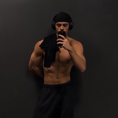 fuckIIeo's profile picture. 