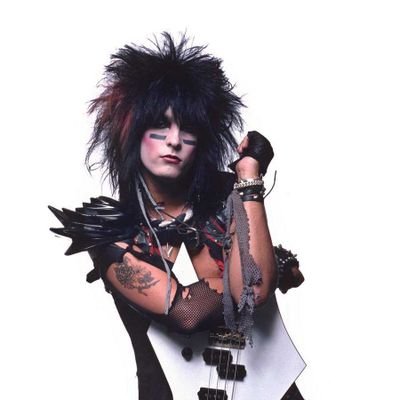 phunkybuddh4's profile picture. I'm just a boy who loves post punk, poems and apples / @jupiteracervo