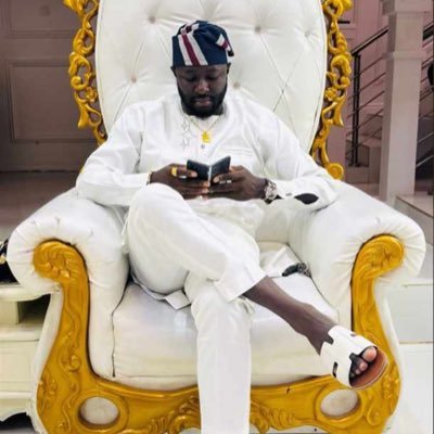 DaHero__'s profile picture. Avoid people with dark energy, they will destroy you