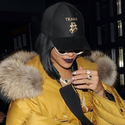 bitchbettalurk's profile picture. ask me for permission to talk abt R9.