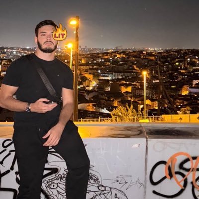 AzadBoyunegmez's profile picture. unlu sosyolog