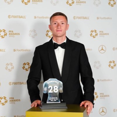 em_hemming's profile picture. had a bio but kyogo kicked it wide