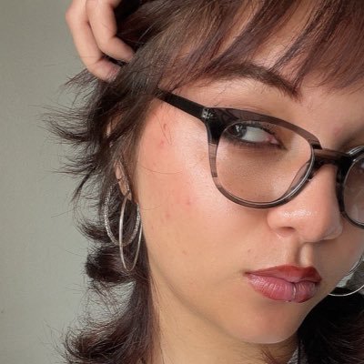 HerDarkDelight's profile picture. 19 𓆩♡𓆪 | 👩‍❤️‍💋‍👩 | my brain and thoughts | everything I say on here is not real