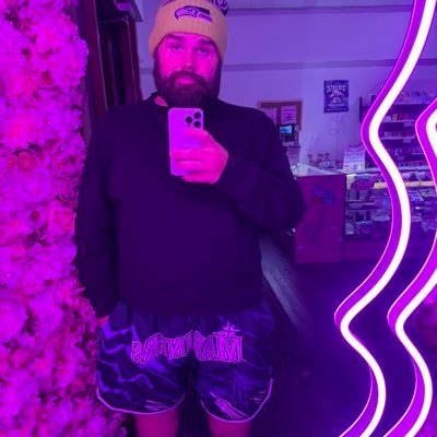 statefarm206's profile picture. Tacoma JB I am the viral guy that stole the preachers sign at T-Mobile park lol. Love all Seattle sports