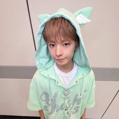 yurippang's profile picture. i turn tops into sobbing crying bottoms u need to stay away from me