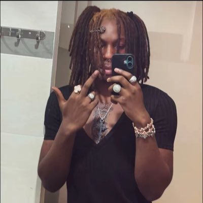 cbienlek's profile picture. saudade