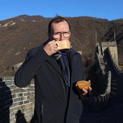 NiIsJohanOut's profile picture. skolemester i sjakk jar skole 2014