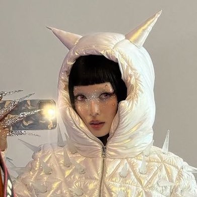 cosmicxgals's profile picture. 