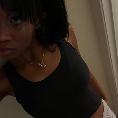 yejistellag's profile picture. honestly, god bless | @moominvallyy **priv**