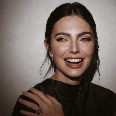 verstluv's profile picture. it can’t all be sorrow, can it?