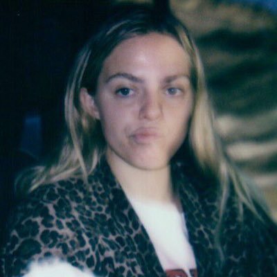 bitemejareau's profile picture. 