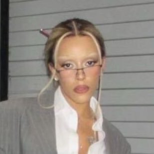 Rafaelknowless's profile picture. 𝒬𝒖𝒂𝒏𝒅𝒐 𝓿𝓸𝓬𝓮̂ 𝓻𝓮𝓪𝓵𝓶𝓮𝓷𝓽𝓮 𝓪𝓶𝓪 𝓪𝓵𝓰𝓾𝓮́𝓶, 𝓸 𝓼𝓲𝓵𝓮̂𝓷𝓬𝓲𝓸 𝓹𝓸𝓭𝓮 𝓭𝓲𝔃𝓮𝓻 𝓶𝓪𝓲𝓼 𝓭𝓸 𝓺𝓾𝓮 𝓹𝓪𝓵𝓪𝓿𝓻𝓪𝓼……