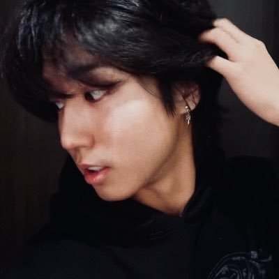 uwuti_'s profile picture. idk idc.