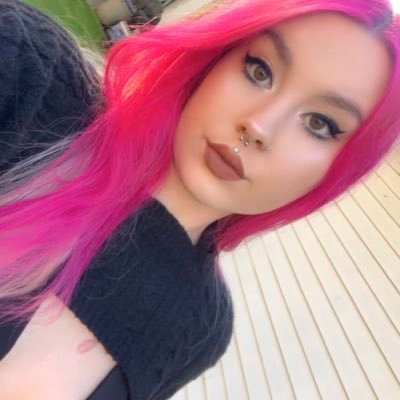 cheyundead's profile picture. all things Glam/ Horror/ IG:cheyundead• 23🕯️• @nsfwchey