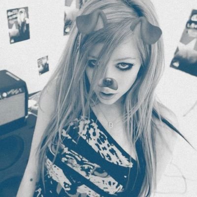 SweetNikko_'s profile picture. Escritor de fantasia 🧚‍♀️ 

Wattpad: nikko__01