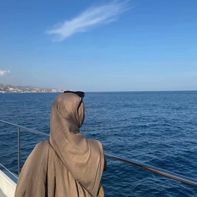 a_ixshx1's profile picture. 