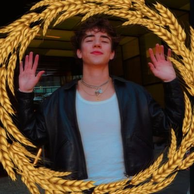 prettiestsmirks's profile picture. 