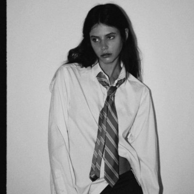 nymphaincantata's profile picture. Ah, se tu pudesses ser o que sou. Plateia indo embora, acabou o show.