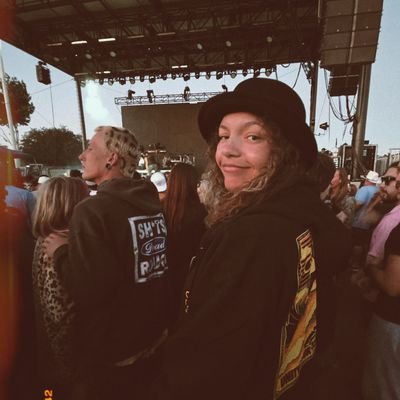 Mochahontiss's profile picture. || Ranch hand MAMA ||🎖JUSTICE FOR CHARLIE KIRK☆ His message lives on! 🇺🇸 AMERICA FIRST 🇺🇸 || 🖼 Go get some 🌞 🌱✨️