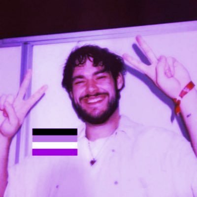 quackstoria's profile picture. 