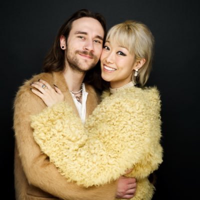 unacohee's profile picture. 👩🏻‍❤️‍👨🏼 Chris, Lina, Axel, Bella, Chris Jr. 💻 PR Coach / Interpreter  🎮 PUBG MOM a.k.a. poopieQueen 👩🏻‍🏫 HUFS GSIT / Konkuk Univ. / HYFLHS