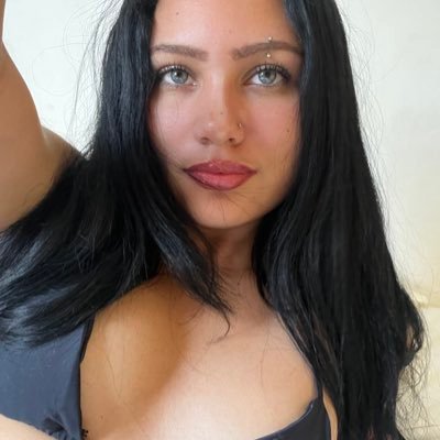 iflookcouIdkill's profile picture. 