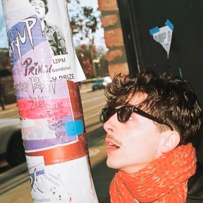 louistchalamet's profile picture. currently chaining myself to your soul