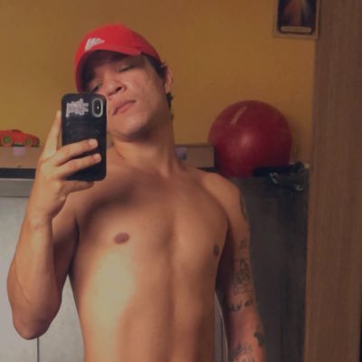 wendyzinhe13's profile picture. O sol brilha para todos, mas nem todos podem ver ele brilhar, qual você escolhe? 🌅✨