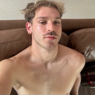 jzauzax's profile picture. mentalmente sou a britney em 2007