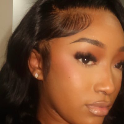 lilluxee's profile picture. 1 of NONE