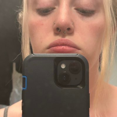 fangirl8642's profile picture. 