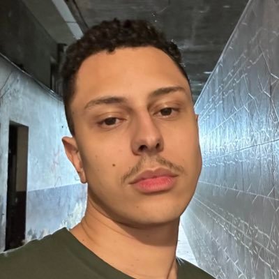 selenawas's profile picture. 