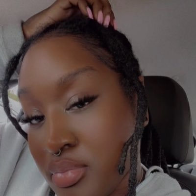 dailease1's profile picture. brituhnee . 35. CT . SAGITERRORIST 🌚 🏳️‍🌈 she/her . published erotica novelist . 333 🪬 i’m just a pretty , thick mama that loves to read fr .