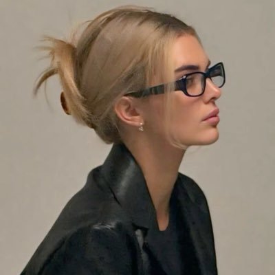 itspoesie's profile picture. 222 ♰