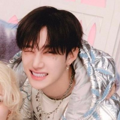 ayeneptune's profile picture. han jisung blind spot