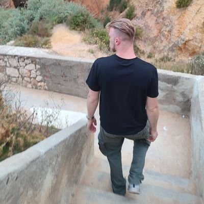 NexusUroboros's profile picture. Ich kränke, also bin ich.