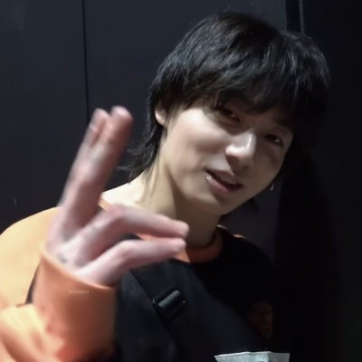 sleevebunny's profile picture. get yo ass outta trunk boy