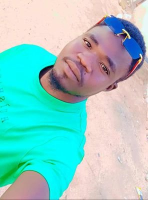 BAshaq25202's profile picture. ابتسم فلا شئ يدعو للحزن ابتسم فالحياة كالراويه.. بعد كل حزن ستجد فرحاً ابتسم فمهما طالت الليالي ستشرق الشمس من جديد