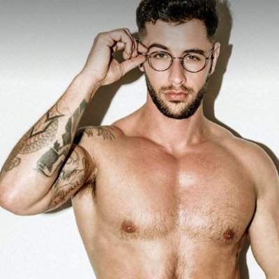 only_vince's profile picture. Hey I'm Vince! Your Seductive English Daddy 😏🇬🇧 I’m Big, Strong and always carrying a loaded weapon 😉🍆