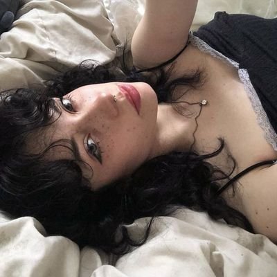 judevreads's profile picture. love : @booksbygabs