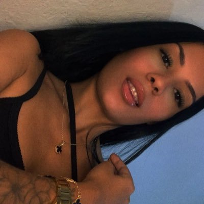 mourathay_'s profile picture. Brilhando em vida. ✨