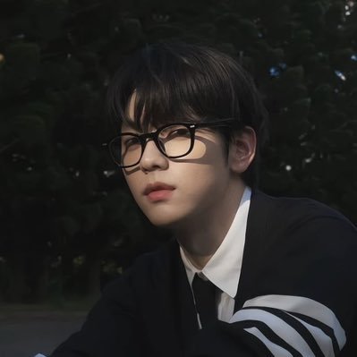 soobntz's profile picture. #UNREAL | the boy with starlight eyes and a heart that hums in retro tones, Choi Soobin − 00L