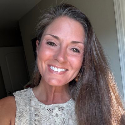 RiseShineJenny's profile picture. 2nd Grade Teacher 👩🏻‍🏫 SC Native 🌴 Dog Mom 🐕 Fitness Junkie 🏃🏽‍♀️ #FitLeader