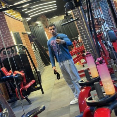 momenabsalamm's profile picture. Es el numero unoo                                        https://t.co/O8XPYFfwOi