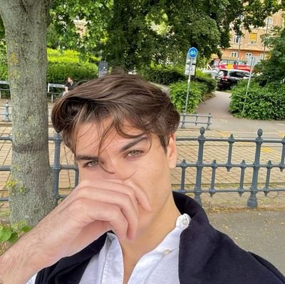 ZEALZHINGLA4815's profile picture. Go hard and paying instructions. listen to the wind and it shall guide 🦮🐾 you ❤️🙏🏻🪄👂🏻🍃🌬️❣️💕😁