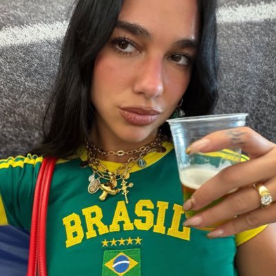 cowboybeyy's profile picture. twice maior girl group do mundo, beyonce greatest pop star of the 21st century.