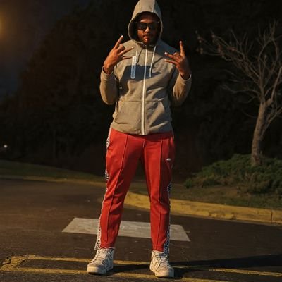 darealvinny7's profile picture. Romanchikku, anata no jinsei ga heiwa to han'ei ni michimasu yō ni ✨ ️

Rising artist and content creator and things of that nature lol.. 😆