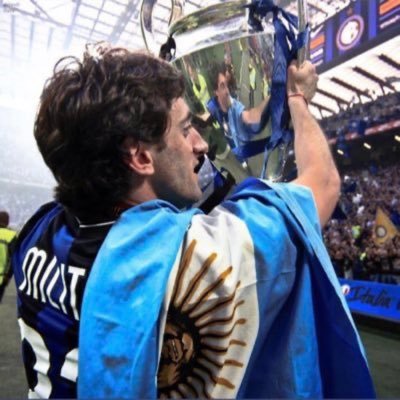 TfasiI's profile picture. تفاصيل صغيرة جداً ، كفيلة برسم الأبتسامة على وجوهنا // عاشق للانتر💙🖤🇮🇹🇰🇼