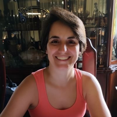 saramdjda's profile picture. 